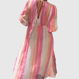 Christiane | Vestido Maxi com Estampa de Penas e Decote em V