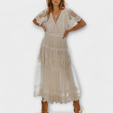 Vestido Midi Lacey com Decote em V e Mangas Curtas