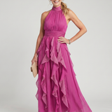 Orea | Vestido Maxi com Gola Alta e Camadas de Renda