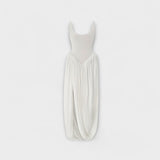 Vestido Maxi drapeado com saia escultural e fenda lateral