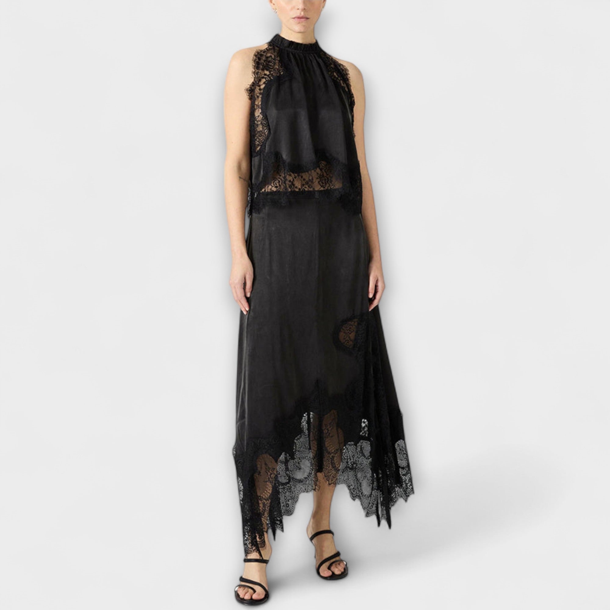 Kaia - Blusa com Detalhes em Renda e Decote Plissado em Conjunto