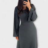 Jocelyn - Vestido de Malha Elegante com Detalhe na Cintura
