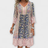 Casey - Vestido Boho com Renda e Padrão Floral Vintage