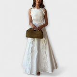 Éliora – Vestido Maxi com Padrão de Renda Floral e Cintos Ajustáveis