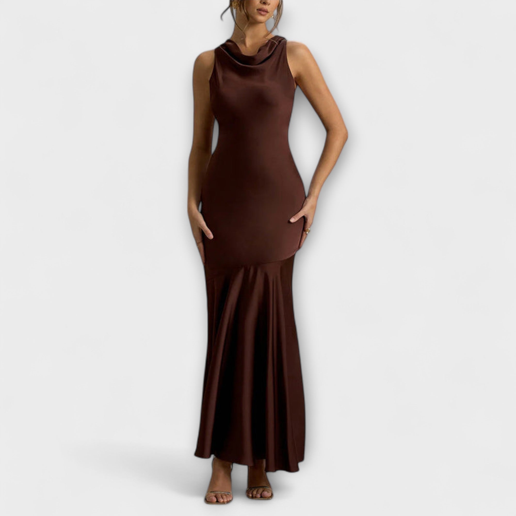 Lennon - Elegante Maxivestido em Satin