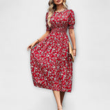Amelia - Vestido com Decote Redondo e Padrão Floral