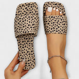Sabrinas Planas com Padrão de Leopardo