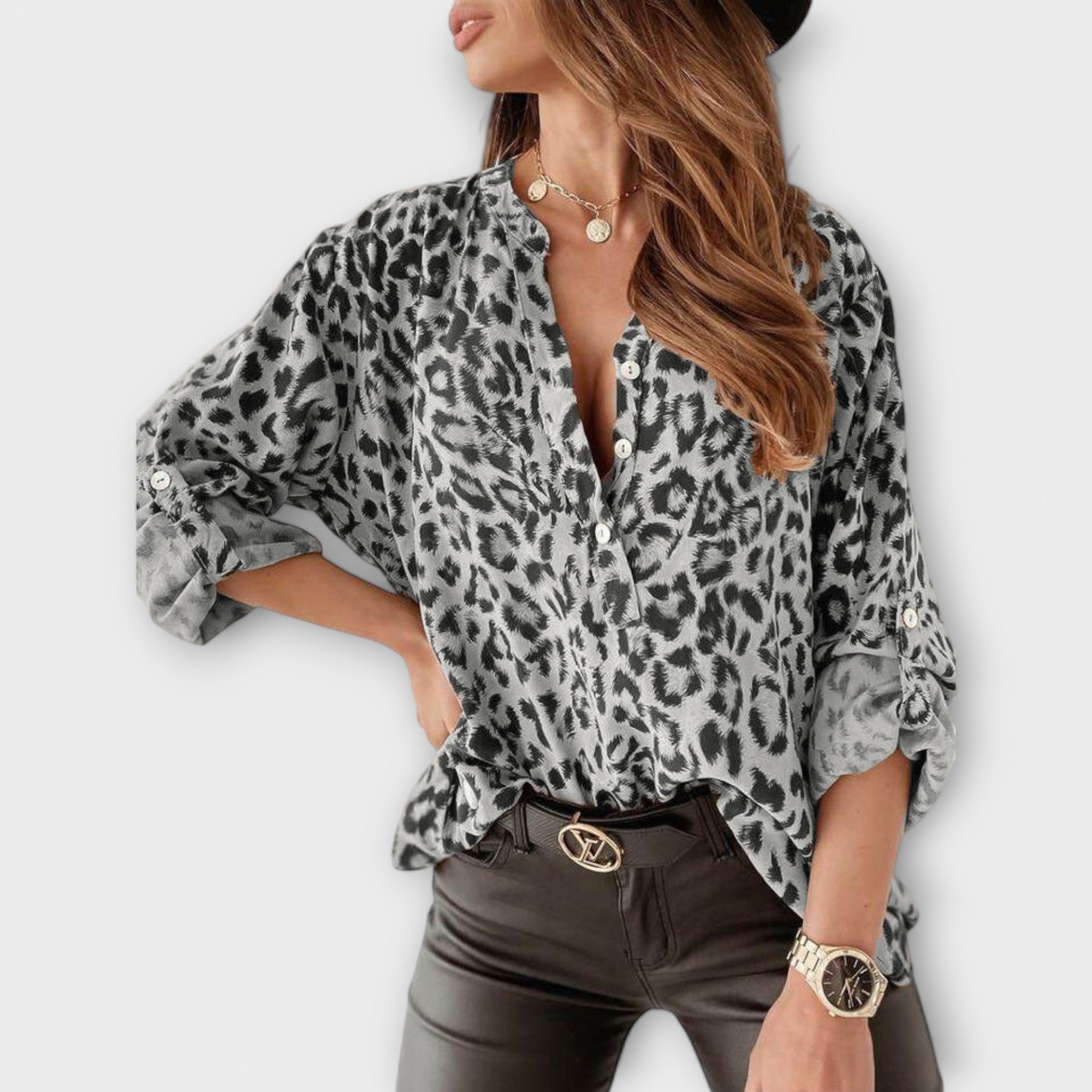 Clara - Blusa Moderna com Padrão de Leopardo
