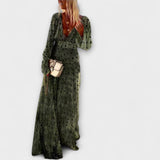 Elegante vestido longo com padrão de bolinhas