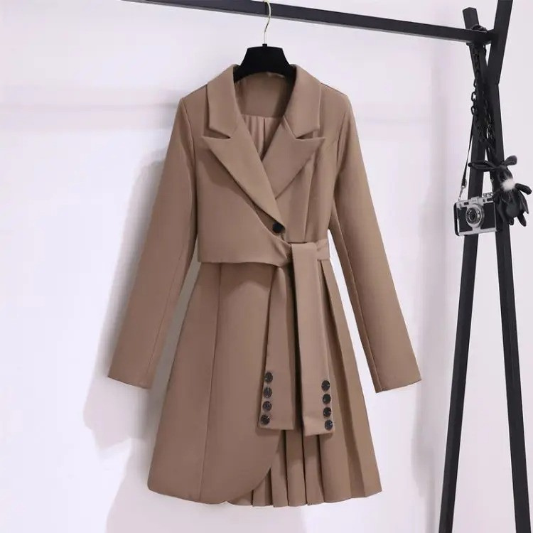 LOUISA | MANTEAU ELEGANTE COM DETALHES PLISSADOS