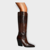 Botas com Design de Crocodilo e Saltos Elegantes