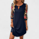 Renate | Vestido de cocktail com mangas de malha bordadas em flor