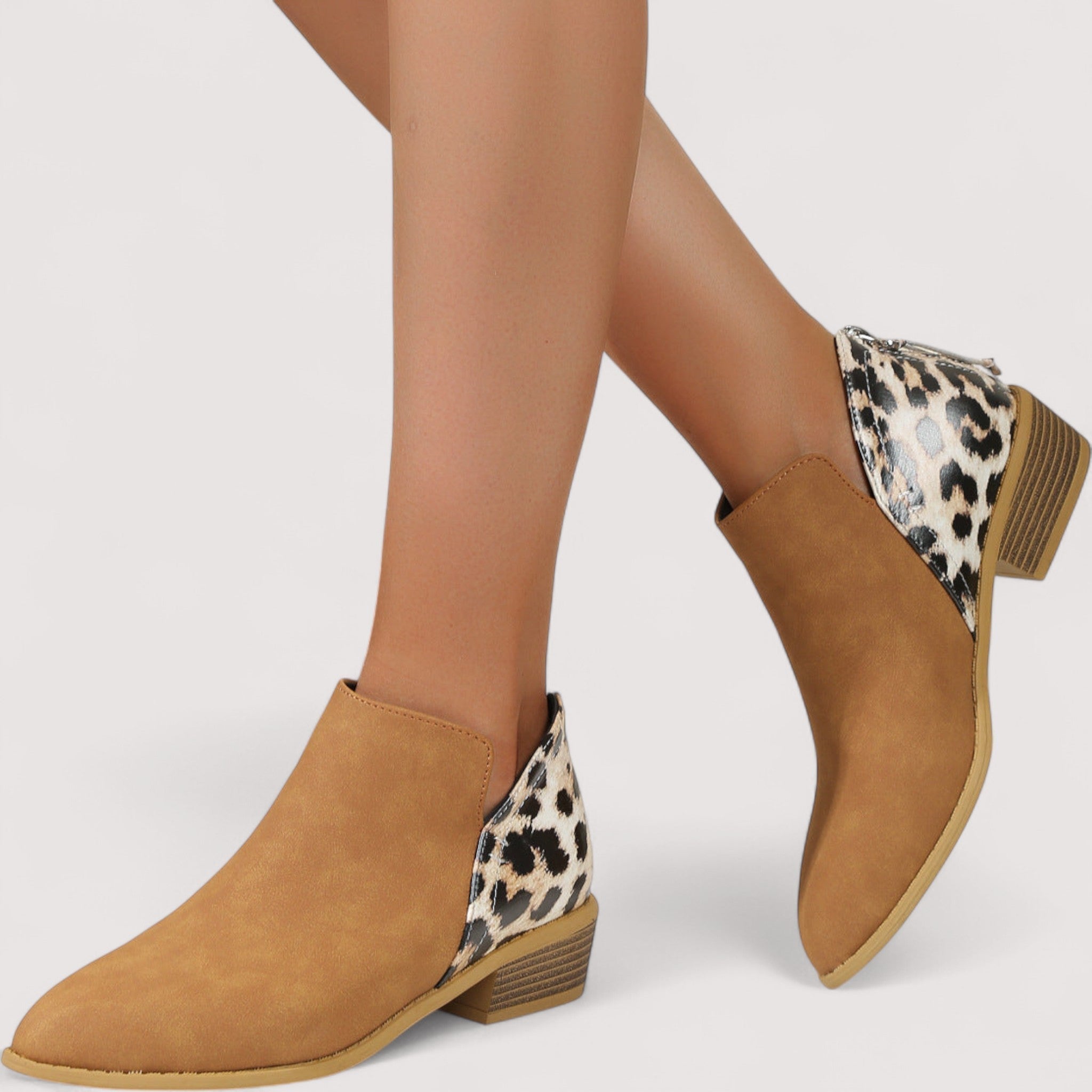 Jasmin - Elegantes Botins de Camurça