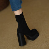 Olga - Botas com estilo moderno e o conforto do camurça