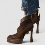 Dora - Botins com estilo moderno, conforto e atitude