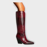 Botas com Design de Crocodilo e Saltos Elegantes