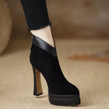 Dora - Botins com estilo moderno, conforto e atitude