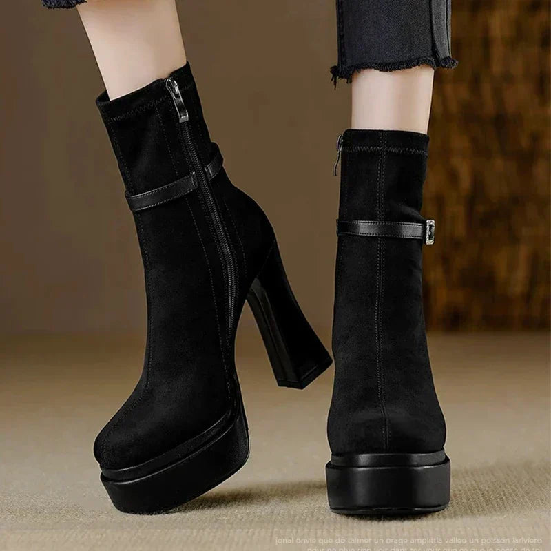 Janete - Botas de Plataforma Luxuosas com Conforto e Estilo em Cada Passo