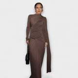 Vestido longo com gola alta
