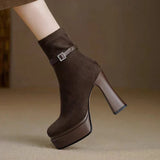 Janete - Botas de Plataforma Luxuosas com Conforto e Estilo em Cada Passo