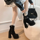 Amália - Botas Urbanas com Personalidade e Auto-confiança