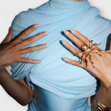 Vestido longo com gola alta