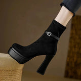 Janete - Botas de Plataforma Luxuosas com Conforto e Estilo em Cada Passo