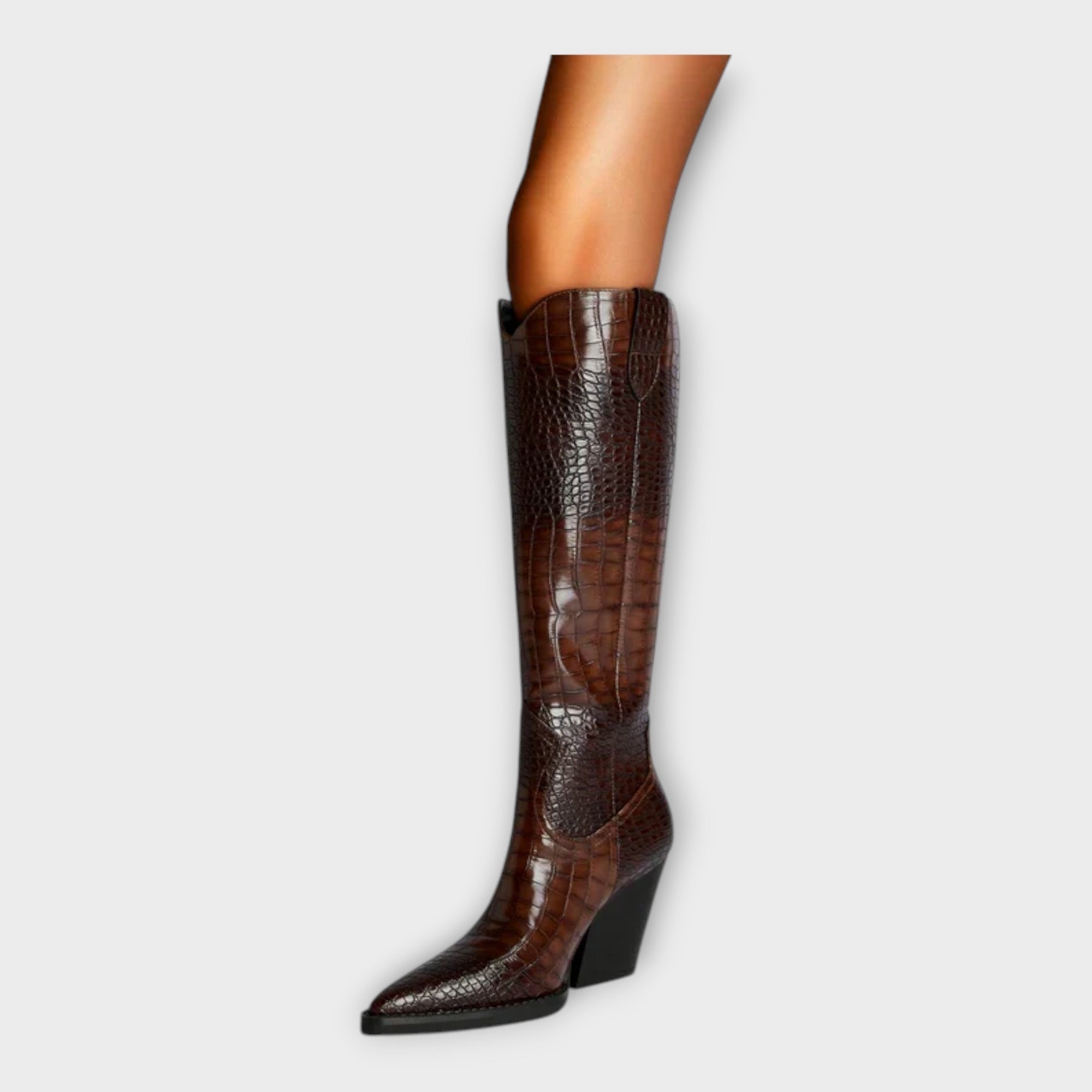 Botas com Design de Crocodilo e Saltos Elegantes