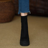 Olga - Botas com estilo moderno e o conforto do camurça