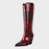 Botas com Design de Crocodilo e Saltos Elegantes