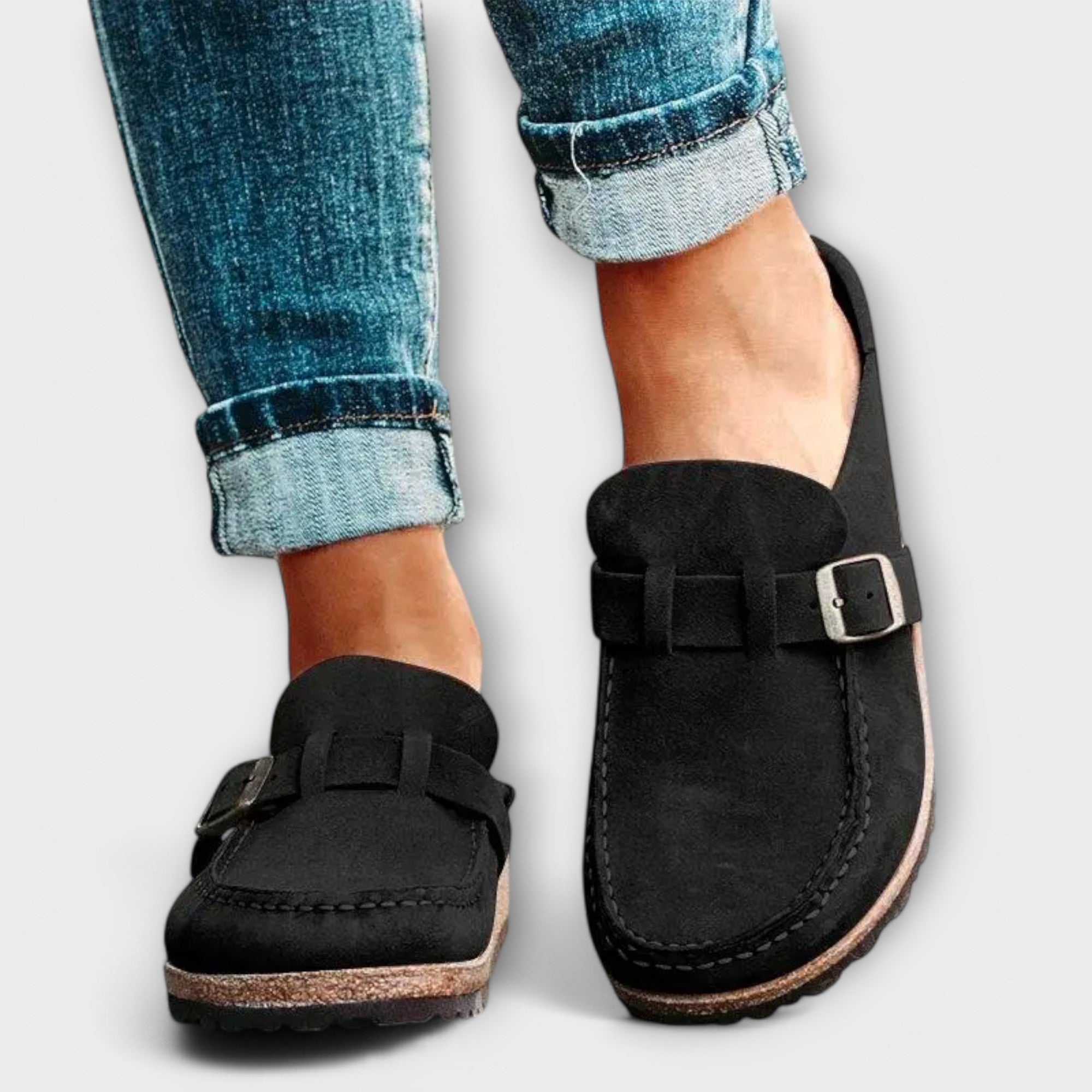 Sapatos ortopédicos femininos com fivela decorativa