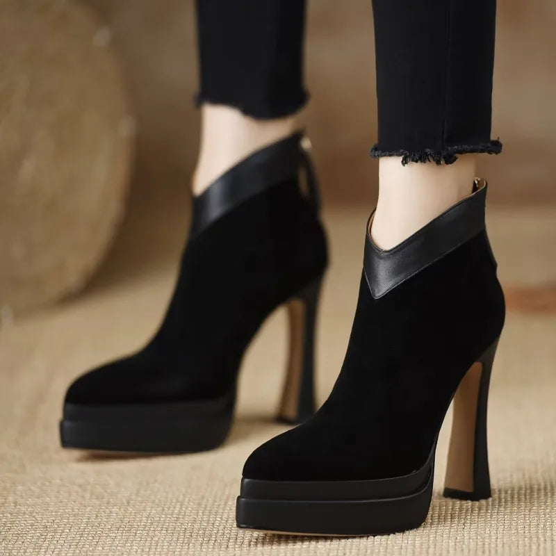 Dora - Botins com estilo moderno, conforto e atitude