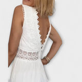 Aurélie - Elegante Vestido de Renda com Decote em V