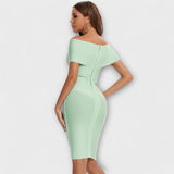 Vestido elegante com decote em V