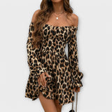 Vestido encantador com padrão de leopardo