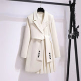 LOUISA | MANTEAU ELEGANTE COM DETALHES PLISSADOS