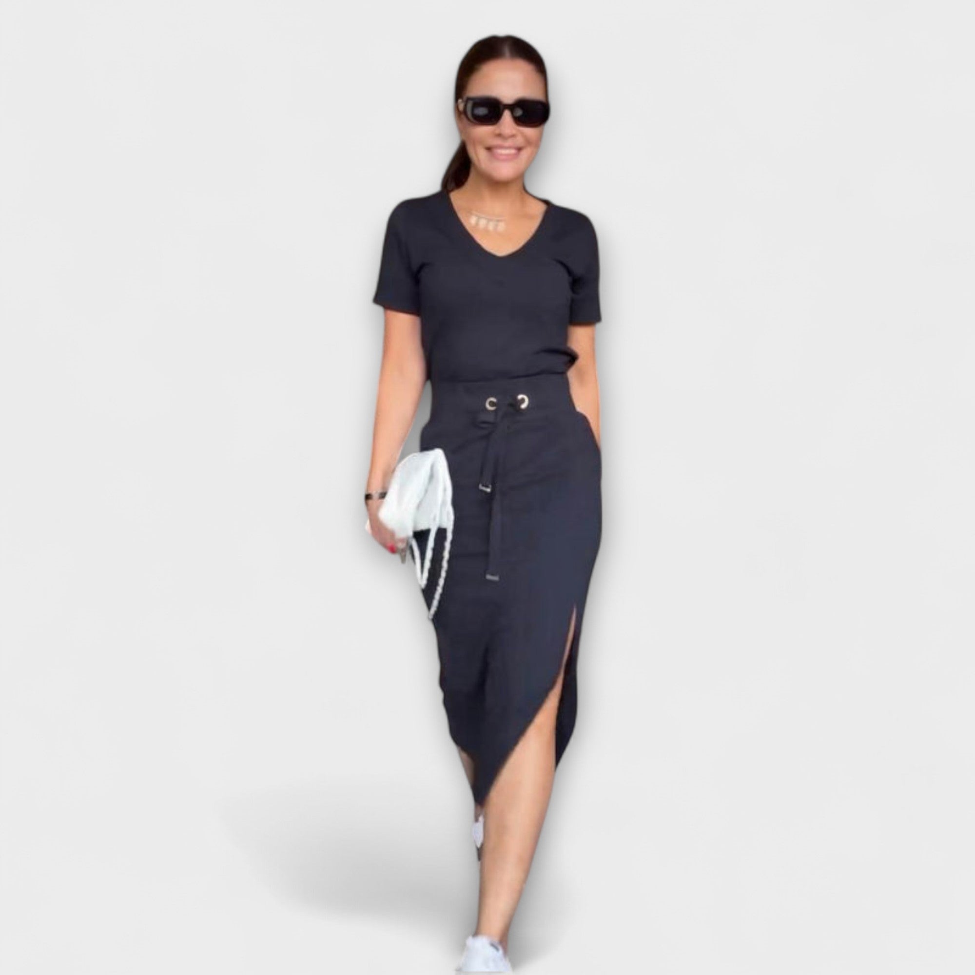 Danielle - Top Elegante com Decote em V e Saia