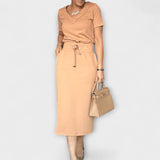 Danielle - Top Elegante com Decote em V e Saia