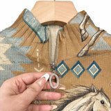 Beate™ | Cardigan com Cavalos & Cactos